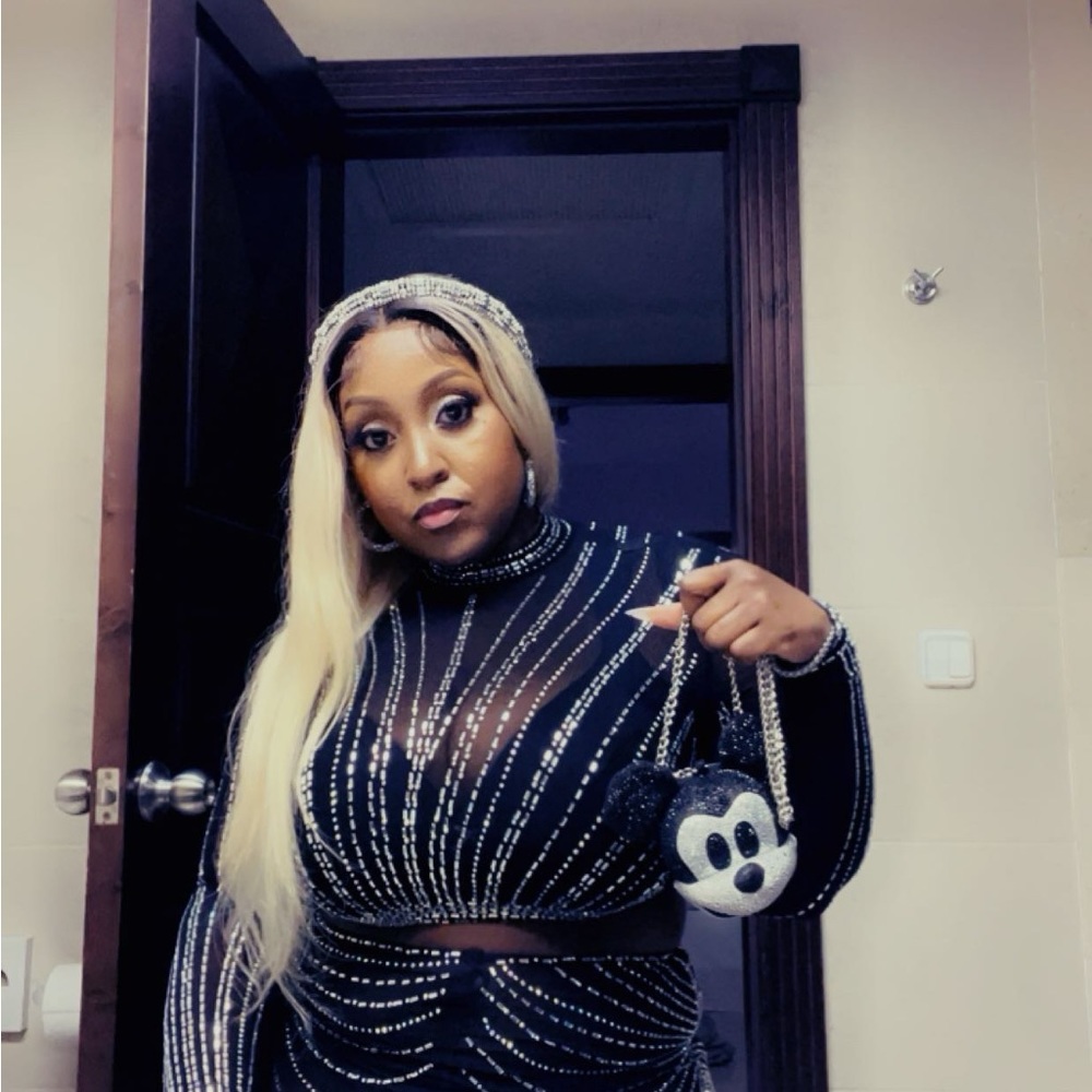 Meet your Posher, Nadine